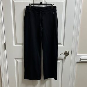 GAP body fit women’s Black Track Pants everyday pants size small S inseam 30